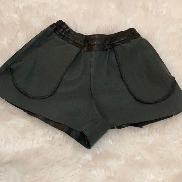 leather short  size S-M - Picture 7 of 10